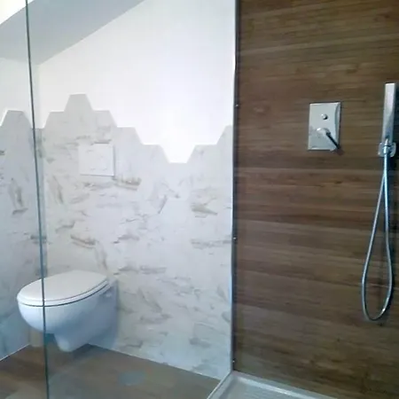 Glicini Bed & Breakfast 4*