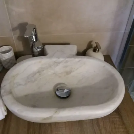 Bed and breakfast Glicini 4*