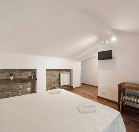 B&B Glicini Rome